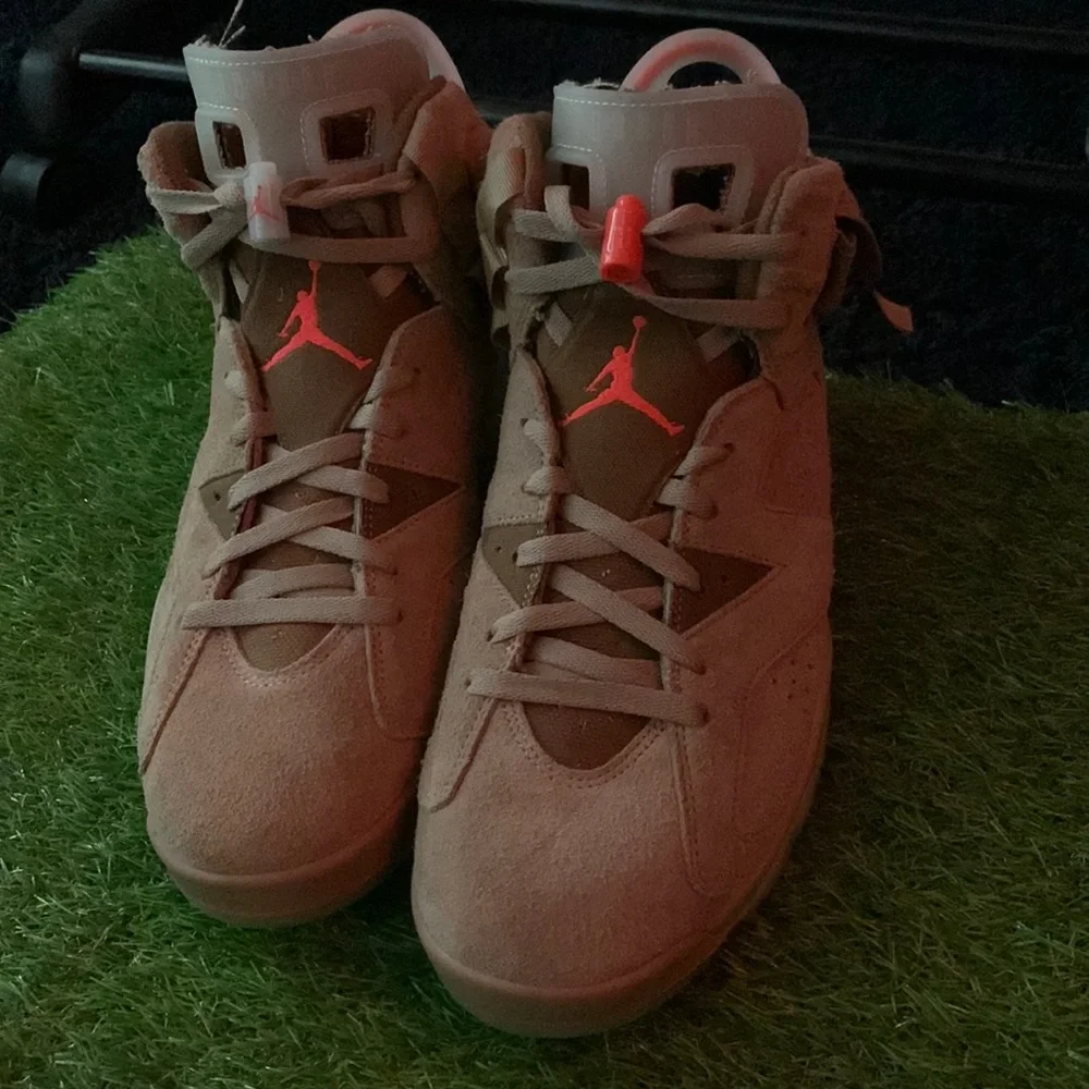 Jordan 6 travis Scott - Picture 1 of 3